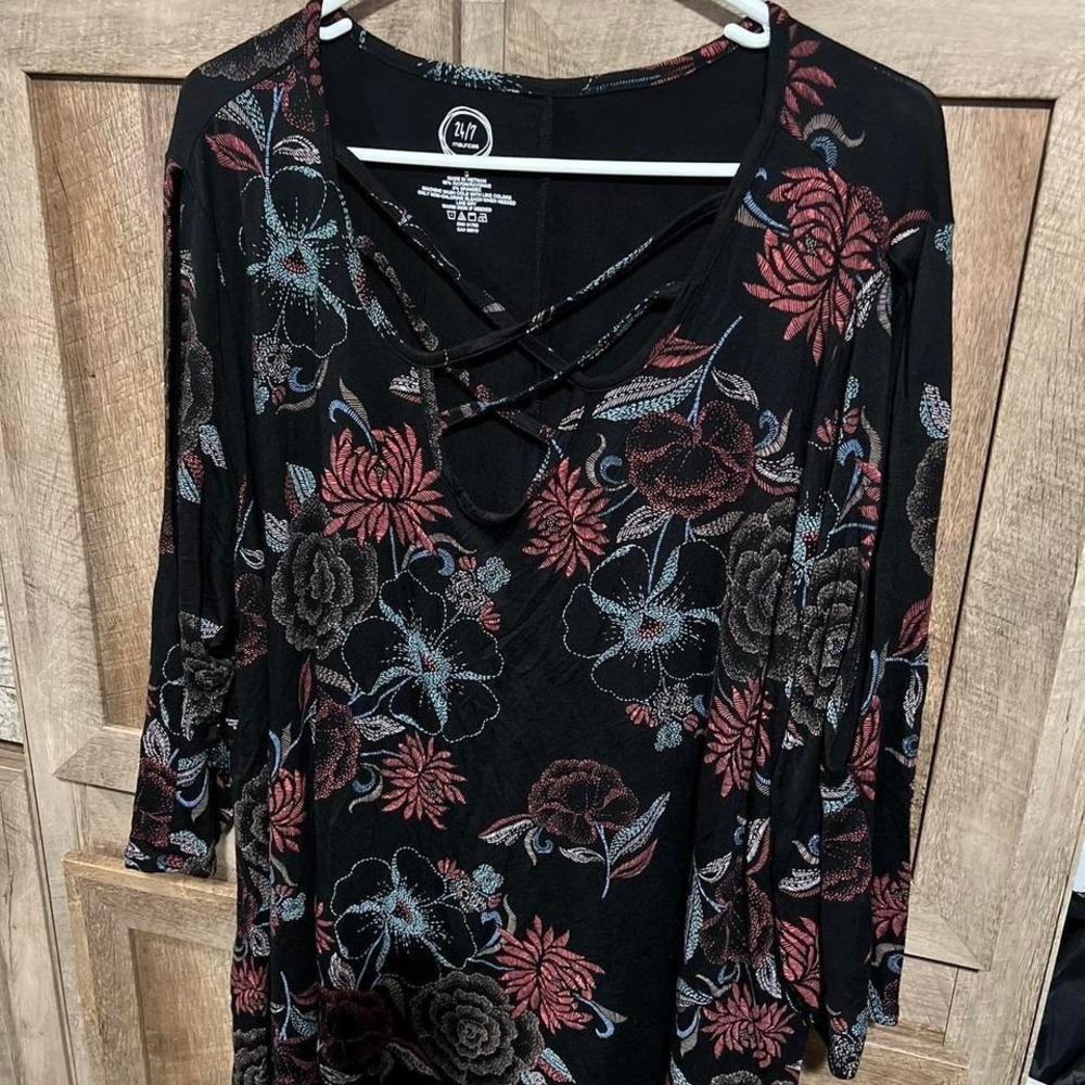 Maurice's 24/7 Women's 3 Black Floral cold shoulder V Neck Top